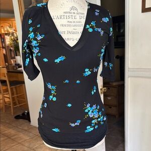 “KAREN KANE”. Floral, beaded V-Neck Black Top 3/4 in sleeve
